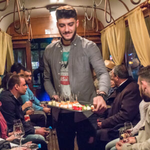 Ретро парти в голям трамвай – уикенд и празничен пакет