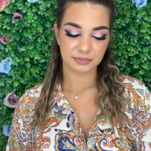 "Вечерен блясък с характер" – вечерен грим от Dess’ Makeup Spot